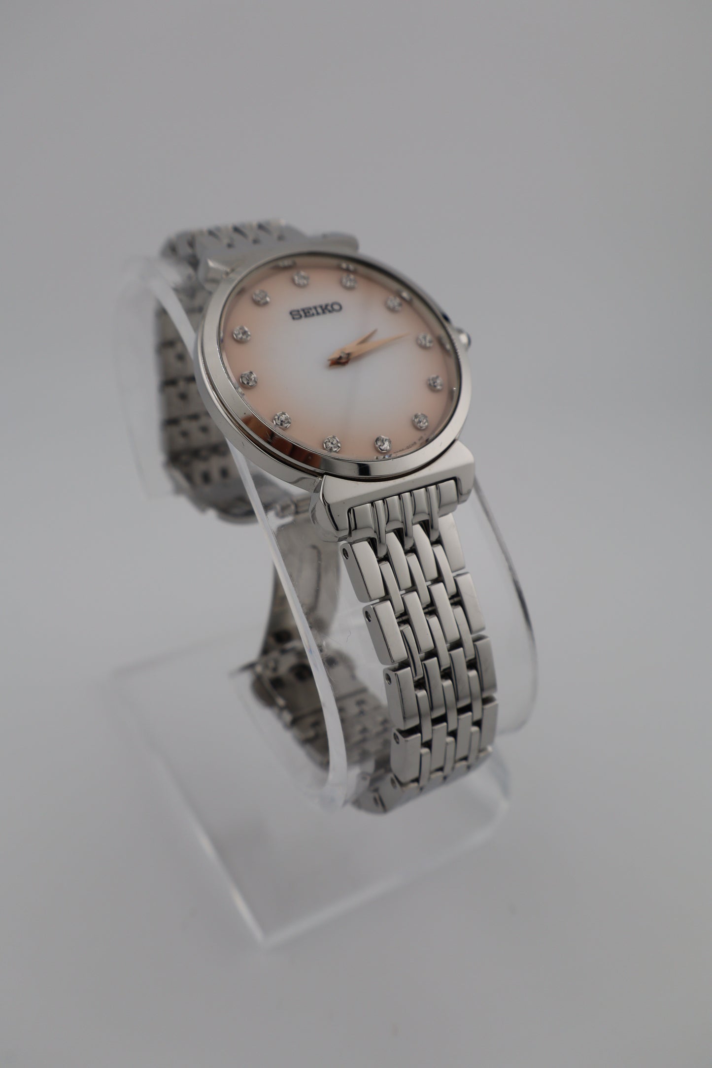 Seiko Diamond Mother of Pearl 7N00-0BM0 Women's Watch