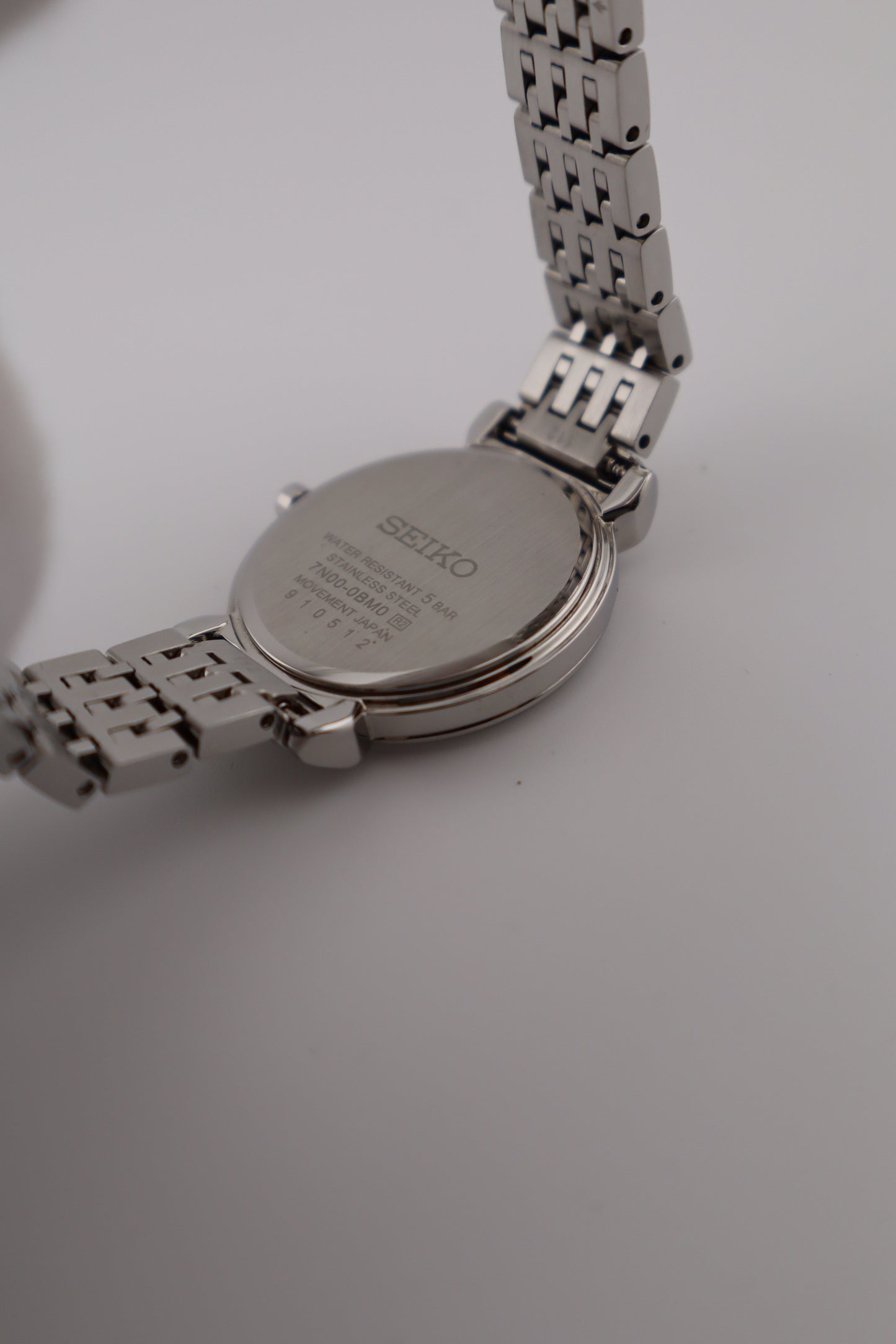 Seiko Diamond Mother of Pearl 7N00-0BM0 Women's Watch
