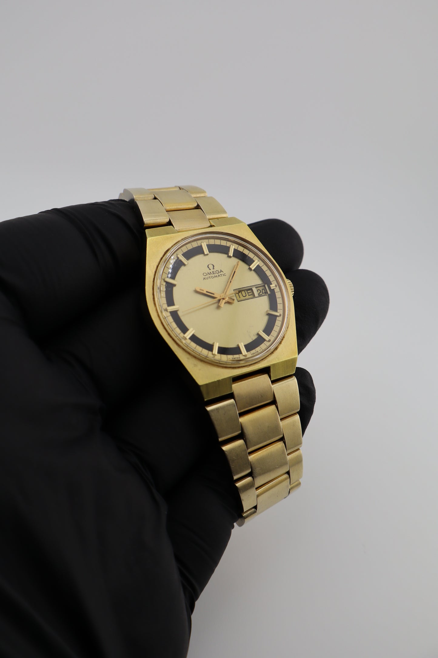 Vintage Omega Geneve 1972 Cal.1020 Gold Plated Men's Watch - Original 14KGF Bracelet