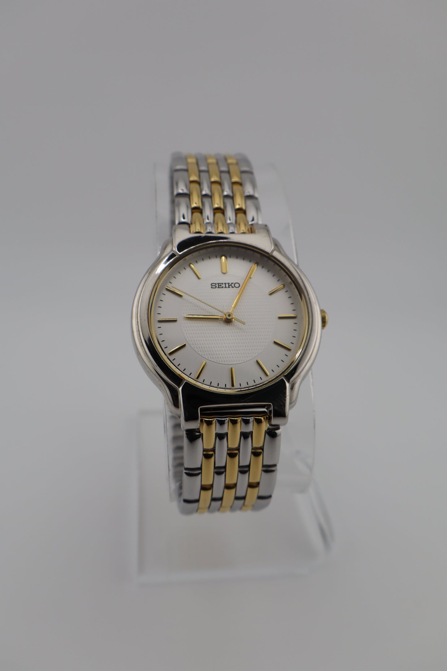 Vintage Seiko Women's 32mm Stainless Steel Two-Tone Quartz Watch V701-2V70