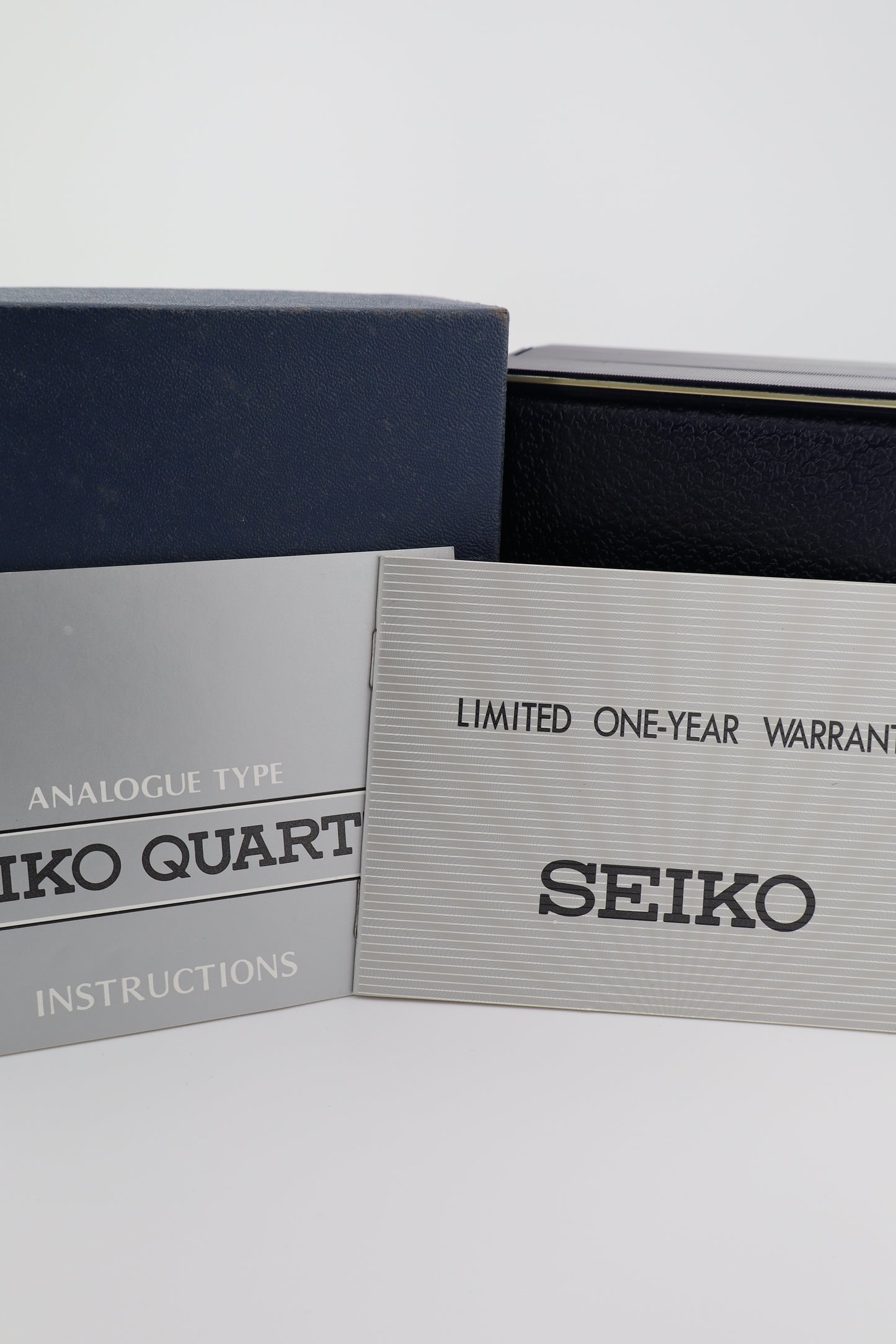 Vintage Seiko SQ 1984 Quartz 6923-7099 Day/Date Blue Dial Hex Crystal Full Set Box Papers Links
