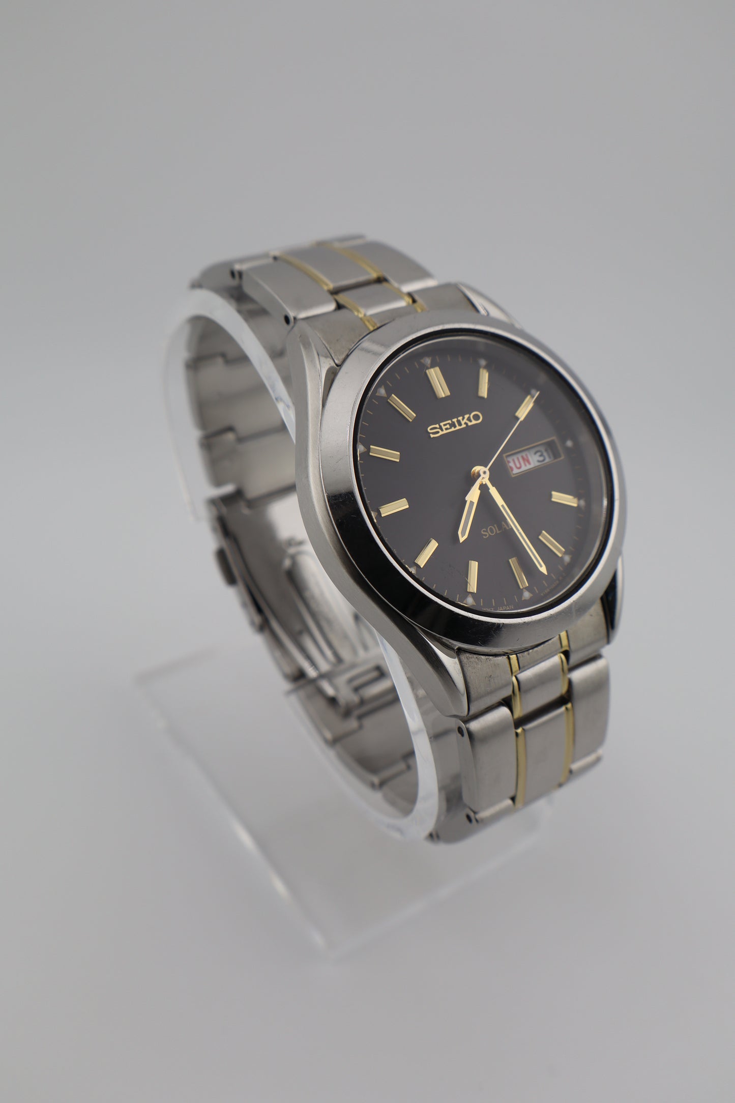 Seiko Solar 2017 SUR363 Two-Tone Men's Watch - Working Condition