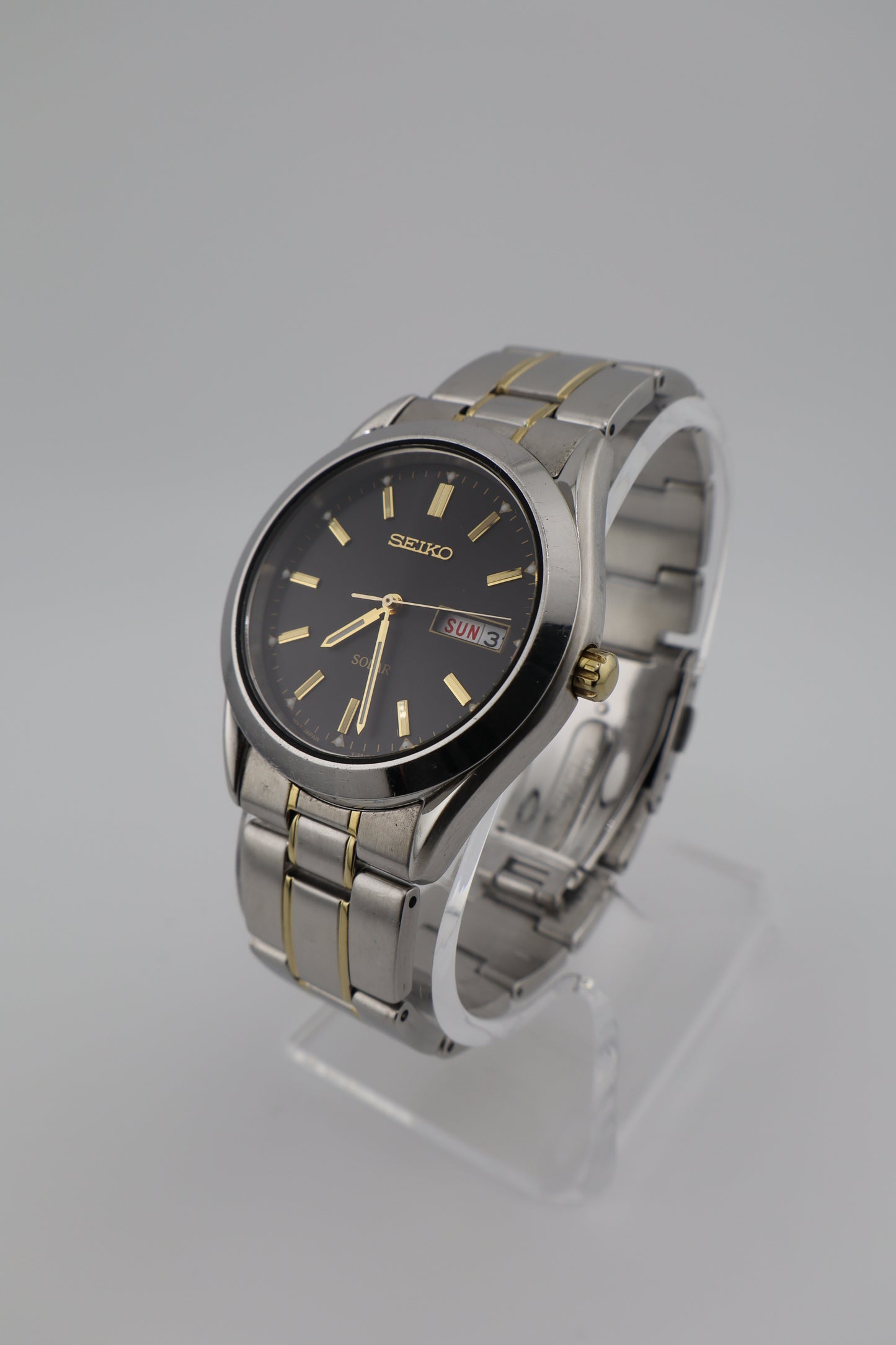 Seiko Solar 2017 SUR363 Two-Tone Men's Watch - Working Condition
