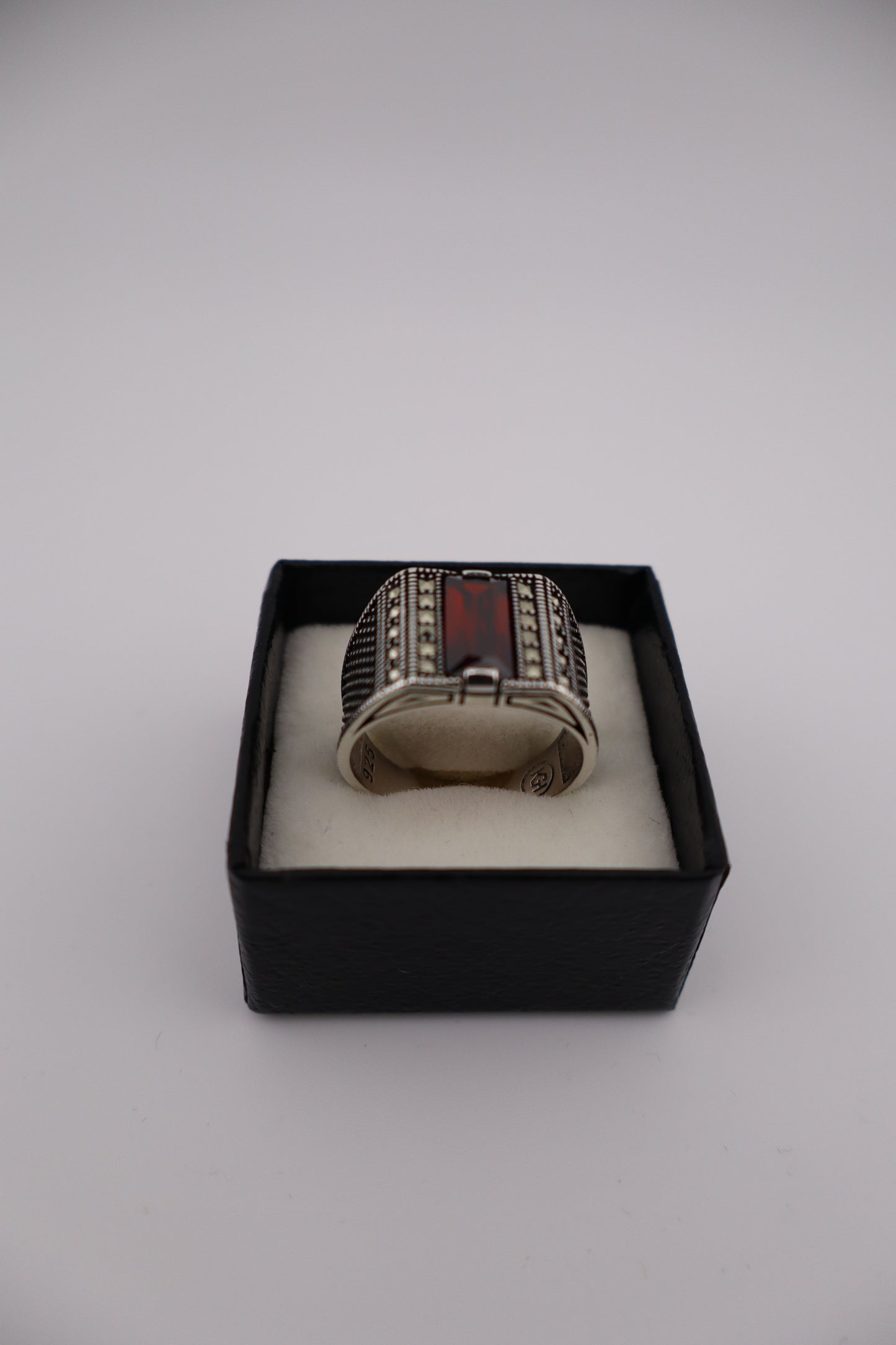 Sterling Silver Men’s Ring with Red Rectangular Stone – Size 12 (925, 8g / 5.3 dwt)