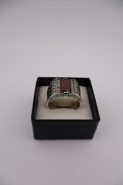 Sterling Silver Men’s Ring with Red Rectangular Stone – Size 12 (925, 8g / 5.3 dwt)