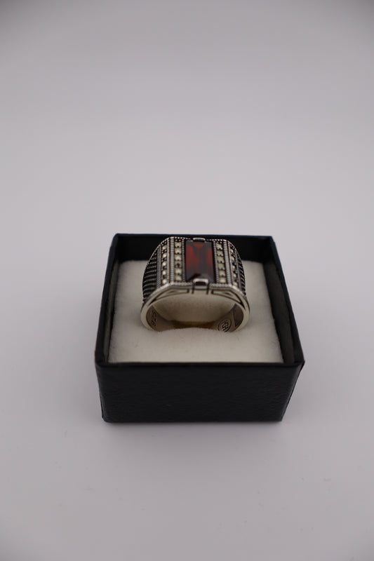 Sterling Silver Men’s Ring with Red Rectangular Stone – Size 12 (925, 8g / 5.3 dwt)