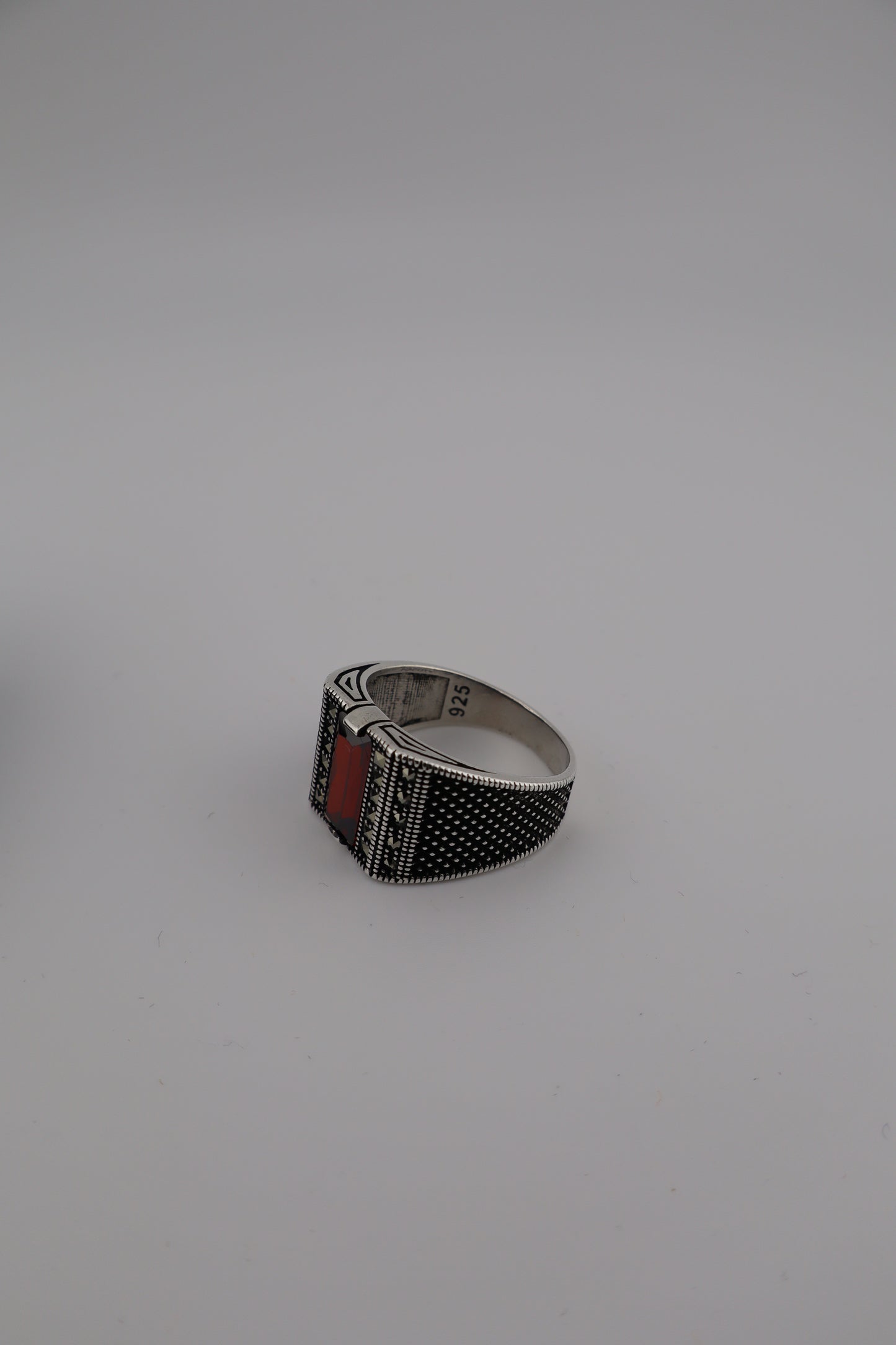 Sterling Silver Men’s Ring with Red Rectangular Stone – Size 12 (925, 8g / 5.3 dwt)