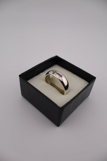Sterling Silver Men’s Ring with Engraved Cross – Size 10 (925, 6g / 3.8 dwt)