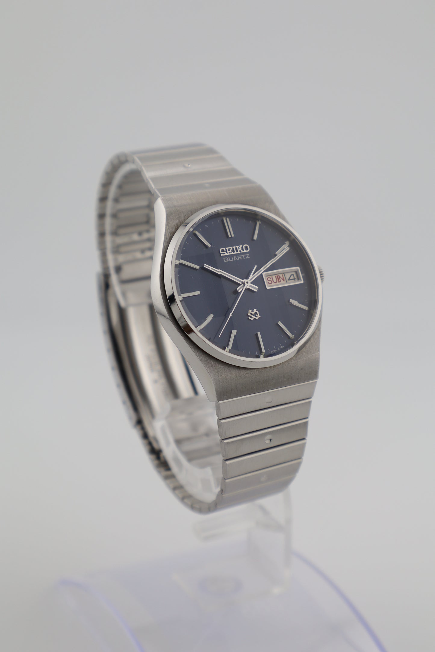 Vintage Seiko SQ 1984 Quartz 6923-7099 Day/Date Blue Dial Hex Crystal Full Set Box Papers Links