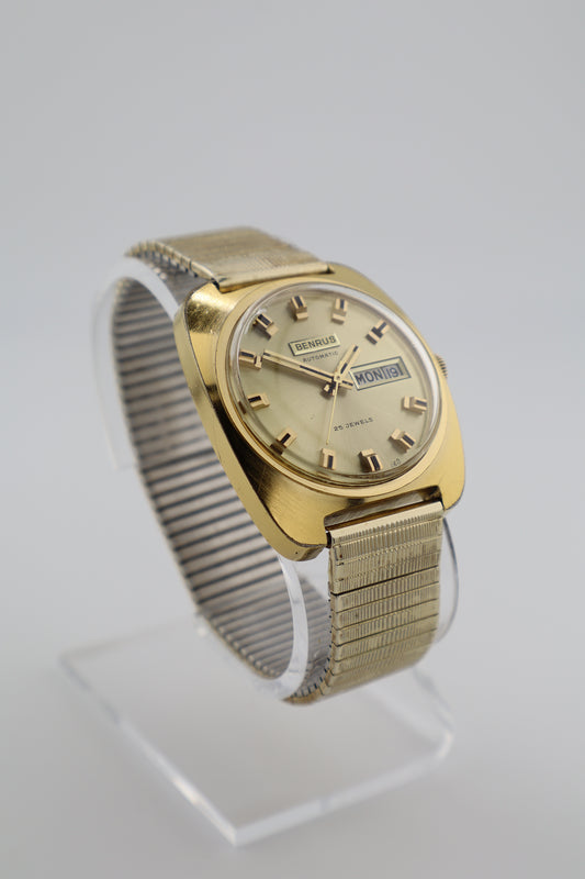 Vintage Benrus 1970's Day-Date 25 Jewel Automatic Men's Watch - Ref. 7135-350, Swiss, Cushion Case